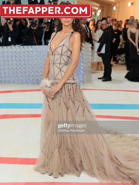 Emily Ratajkowski  Onlyfans Leaked Nude Image #svjvNDCLm3
