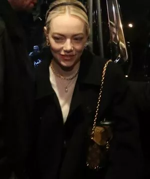 Emma Stone Onlyfans Leaked Nude Image #HGGxdrupLx