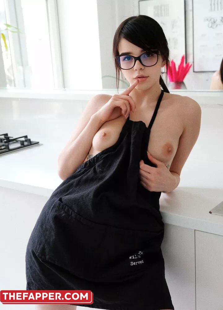 Es.lain  Onlyfans Leaked Nude Image #IvQ0cwJiA9