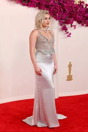 Florence Pugh #2y1HmwTi4X