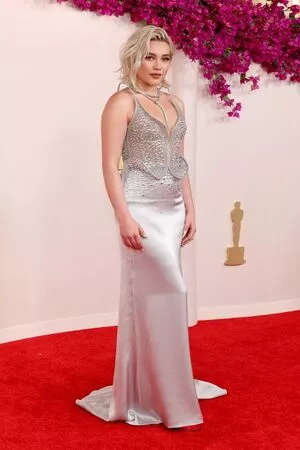 Florence Pugh #OCl2S2hFnA