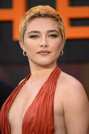 Florence Pugh Onlyfans Leaked Nude Image #eJxFFpRPFl