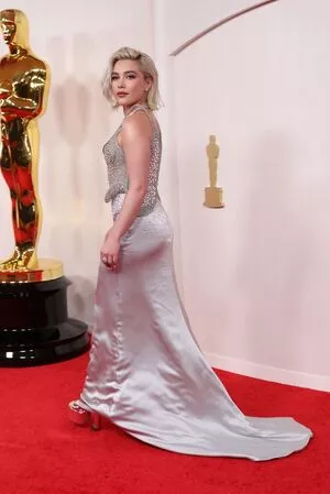 Florence Pugh #tUsHpsaYJ8