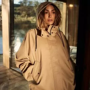 Frankie Bridge #sXVcPnysI0