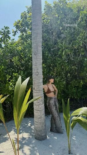 Frankie Bridge #sxpM9TLQpo