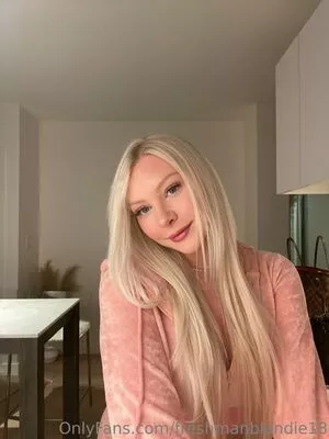 Freshmanblondie18 Onlyfans Leaked Nude Image #KwooOoC3yo