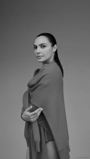 Gal_gadot #VHZlpJaryV
