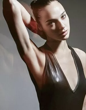 Gal_gadot #lFk4AQ6ZGI