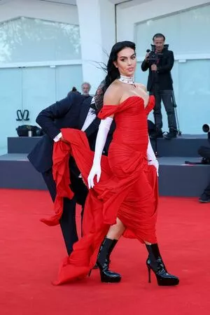 Georgina Rodriguez OnlyFans Leak AD1vpGrkNC