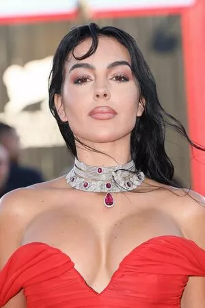 Georgina Rodriguez OnlyFans Leak D6fGxB3t7U