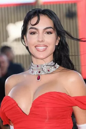 Georgina Rodriguez OnlyFans Leak RJcatVAoOU