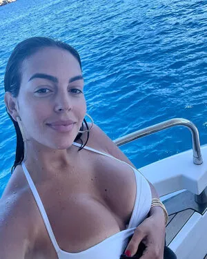 Georgina Rodriguez OnlyFans Leak oLgntALoG8