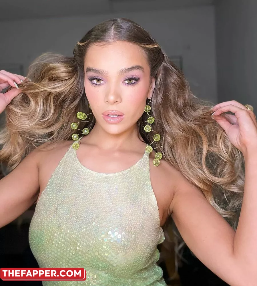 Hailee Steinfeld  Onlyfans Leaked Nude Image #5cePX5suMX