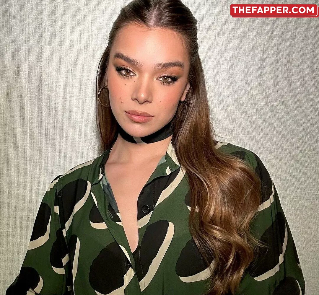 Hailee Steinfeld  Onlyfans Leaked Nude Image #7d2aqI7nKV