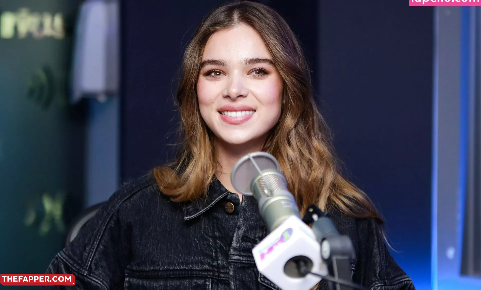 Hailee Steinfeld  Onlyfans Leaked Nude Image #HN3rLFAo55