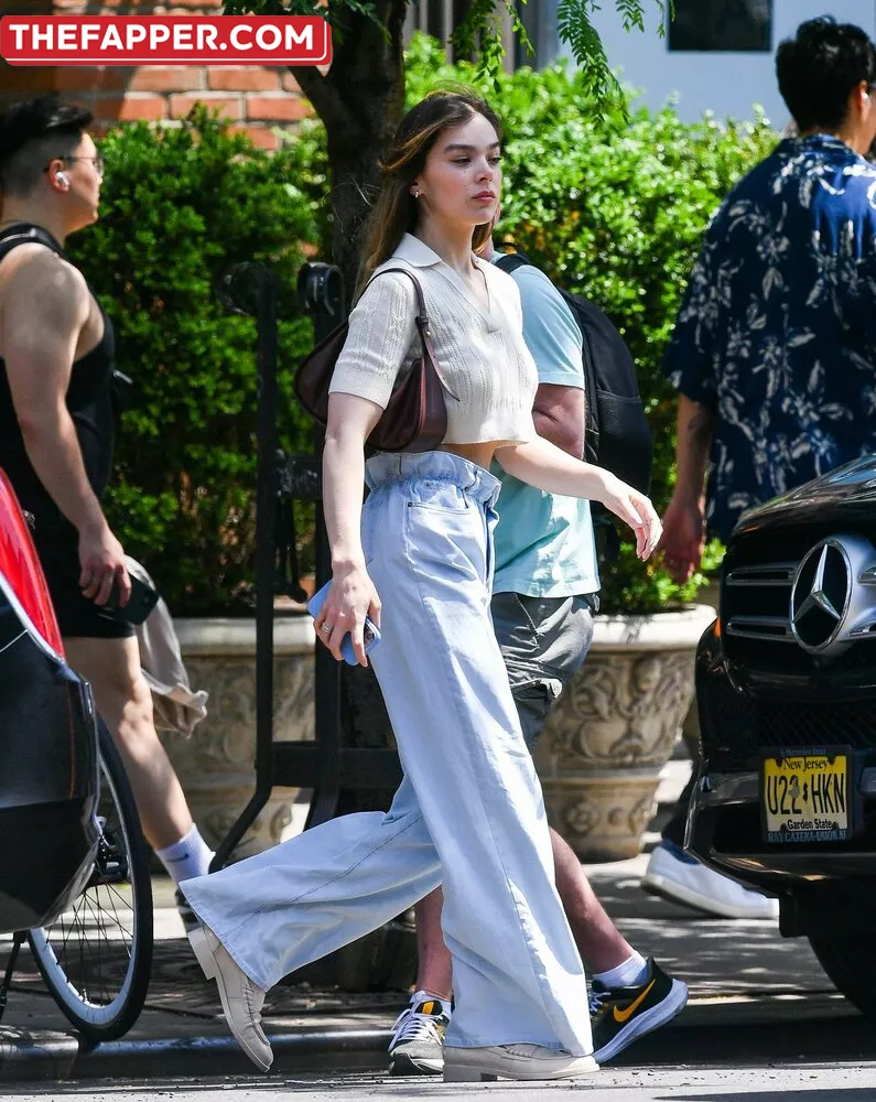 Hailee Steinfeld  Onlyfans Leaked Nude Image #I1V1e6pFqc