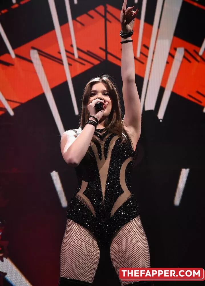 Hailee Steinfeld  Onlyfans Leaked Nude Image #ItBQx8B9nF