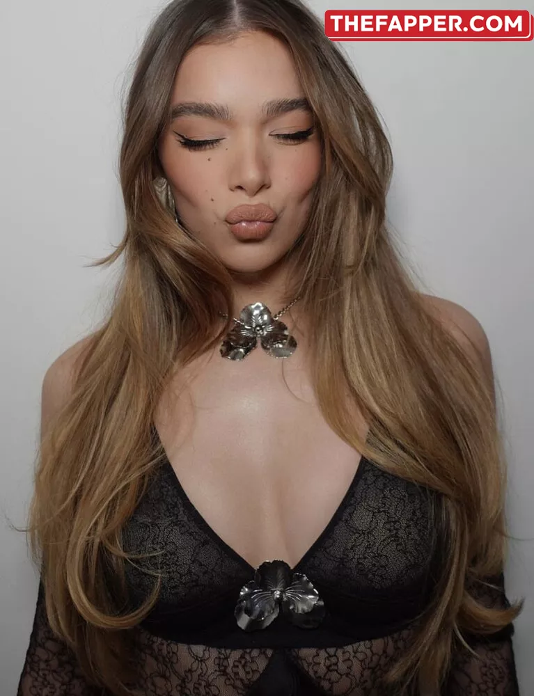 Hailee Steinfeld  Onlyfans Leaked Nude Image #UeX39yQgNy