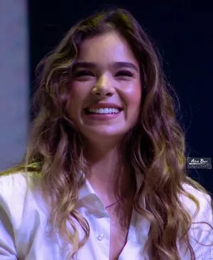 Hailee Steinfeld Onlyfans Leaked Nude Image #YSHlXla5sY