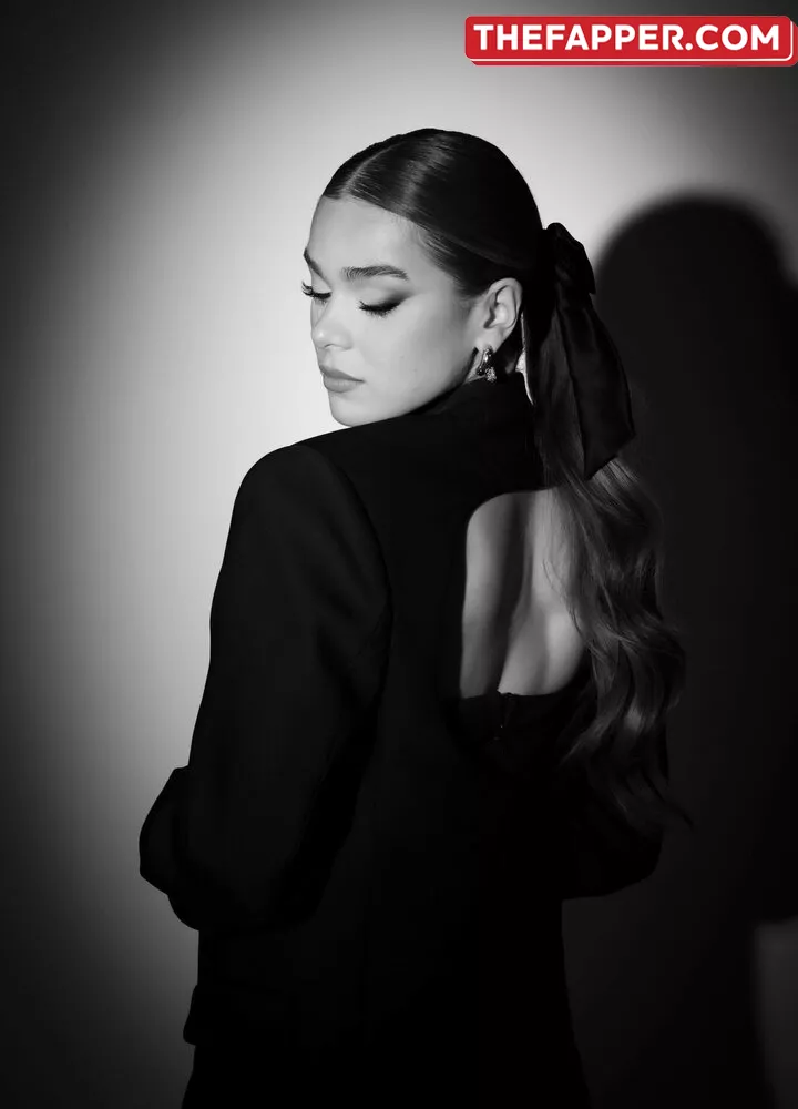 Hailee Steinfeld  Onlyfans Leaked Nude Image #digERDLusM