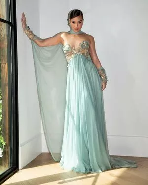 Hailee Steinfeld #smqjSexfSQ