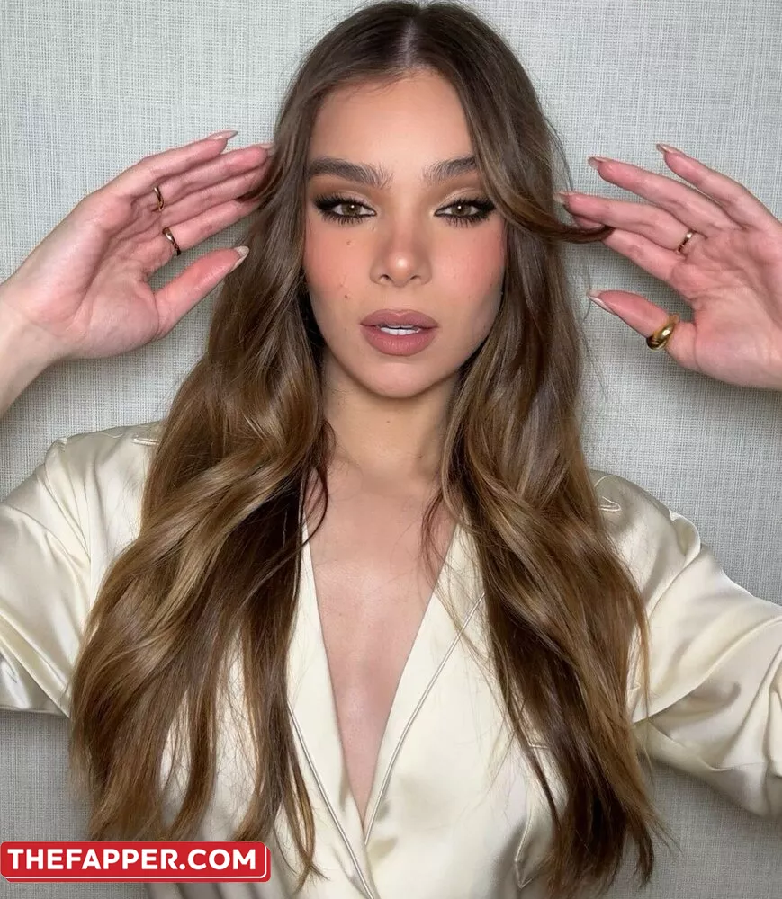 Hailee Steinfeld  Onlyfans Leaked Nude Image #vHORMLg8U9