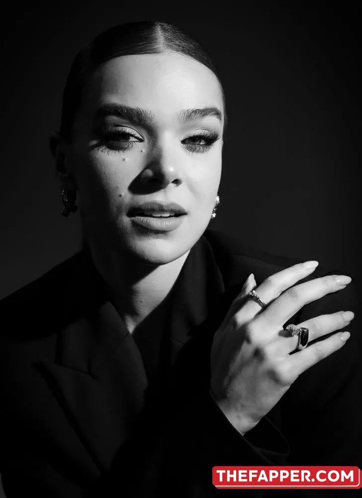 Hailee Steinfeld  Onlyfans Leaked Nude Image #zDrOfTckl8