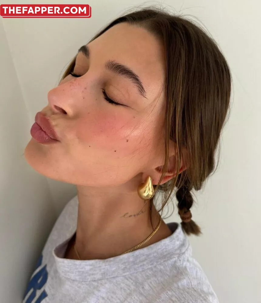 Hailey Baldwin Bieber  Onlyfans Leaked Nude Image #4VyCb05ctb