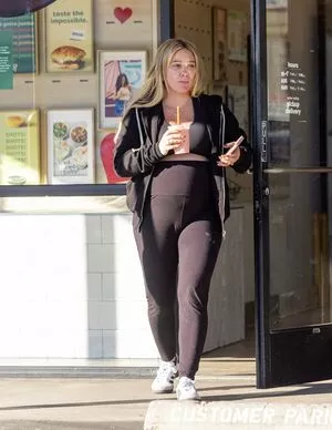 Hilary Duff #QsR5jBVQCY