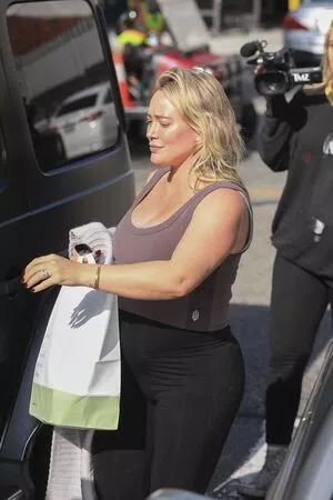 Hilary Duff #oYf1uLZoRL