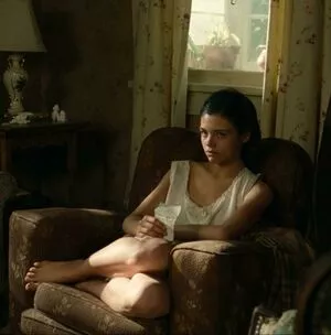 India Eisley #MJgyS089CG