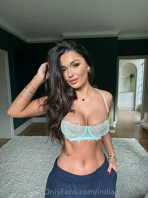 India Reynolds #Vy6Hm0XkV8