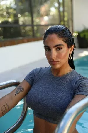 Isabella Ladera #I2VmXDvQBk