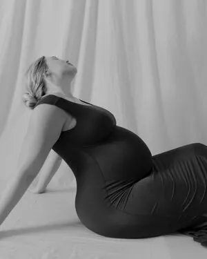 Iskra Lawrence #dfVsdPpNPf