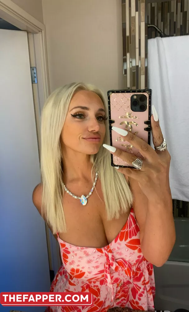 Itshollyday  Onlyfans Leaked Nude Image #FhN0GJ3g92