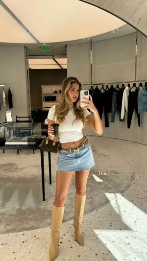 Kara Del Toro #apwcumjHbE
