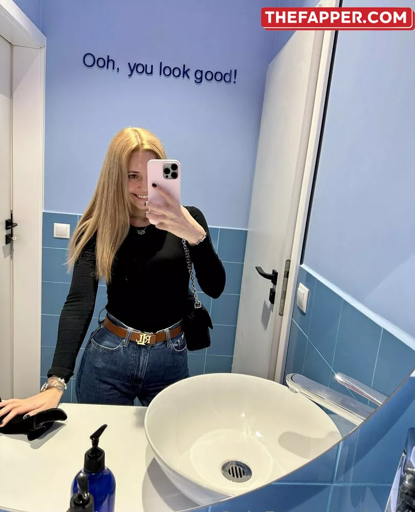 Kari.i  Onlyfans Leaked Nude Image #7jf2yzJ1nD