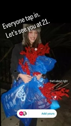 Kat Dennings #uM2Xr7TCBs