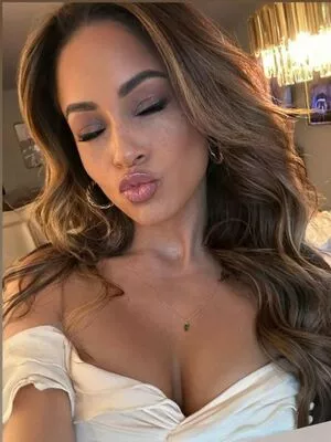 Kayla Braxton #m9lIF8bUGd