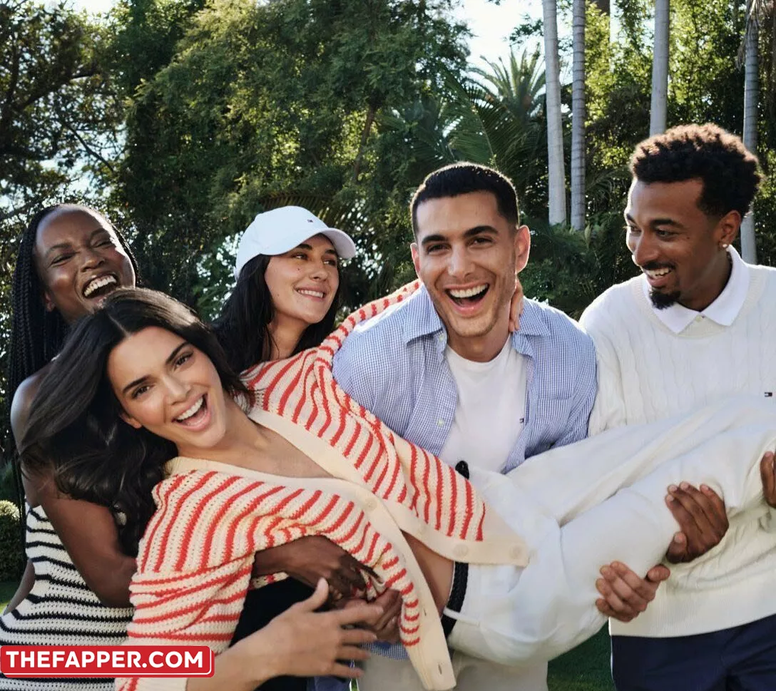 Kendall Jenner  Onlyfans Leaked Nude Image #1hqrcEpQAA