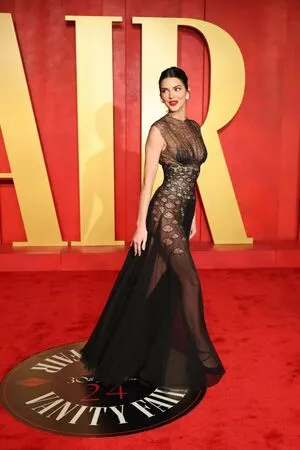 Kendall Jenner #JPwUOgy357