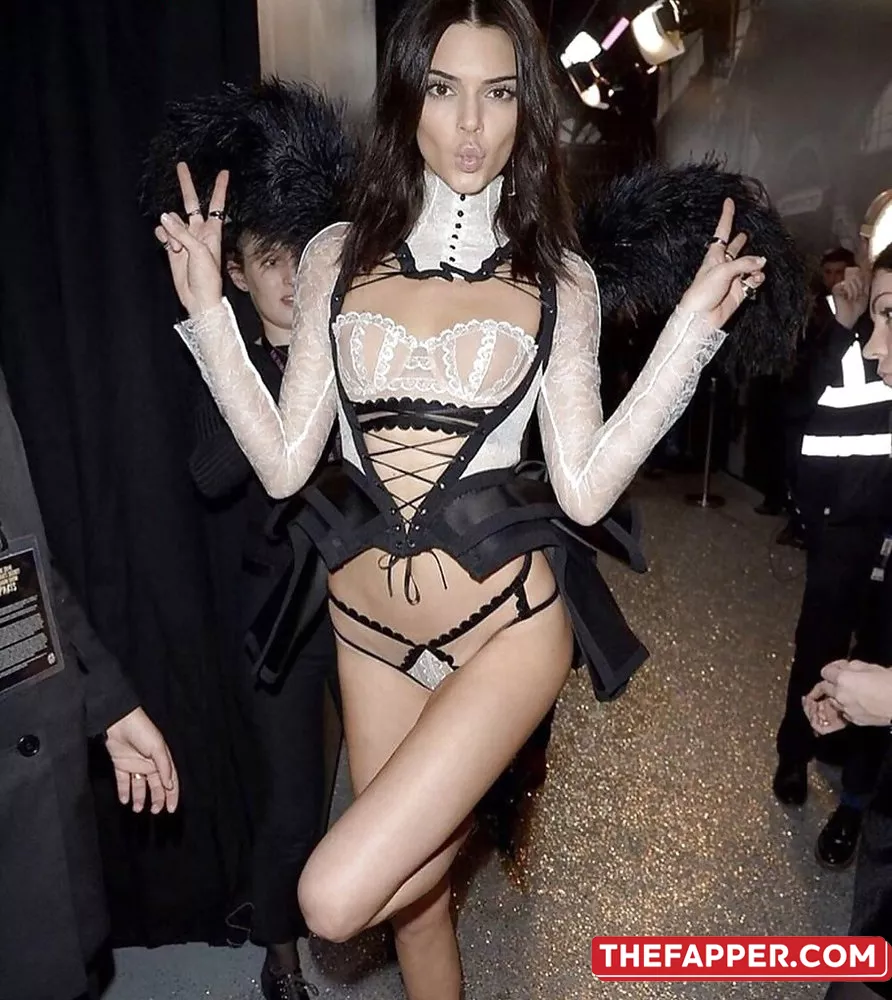 Kendall Jenner  Onlyfans Leaked Nude Image #JbdD9dxRAN