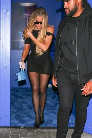 Khloe Kardashian #2lFKGM6dKG