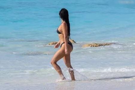 Kim Kardashian #6HkvS0exM1