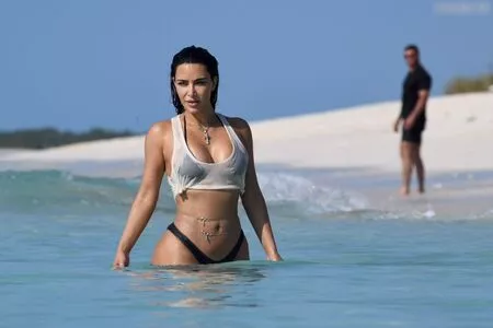 Kim Kardashian #vnfQ3W4bg5