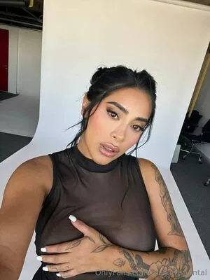 Kim Shantal #1HzbRKtCVn