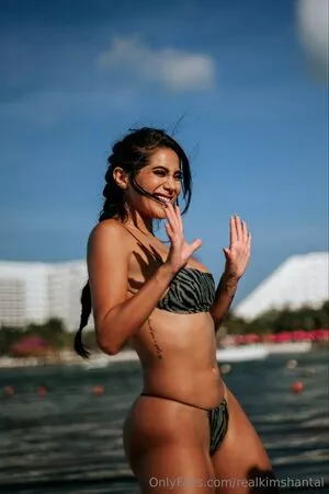 Kim Shantal #gLOceQiNW5