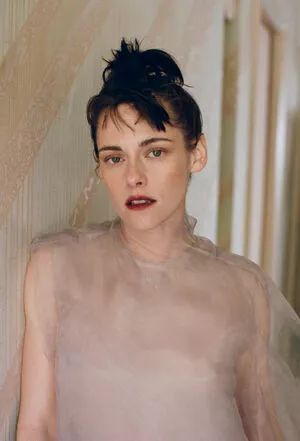 Kristen Stewart #clsMxpPHdh