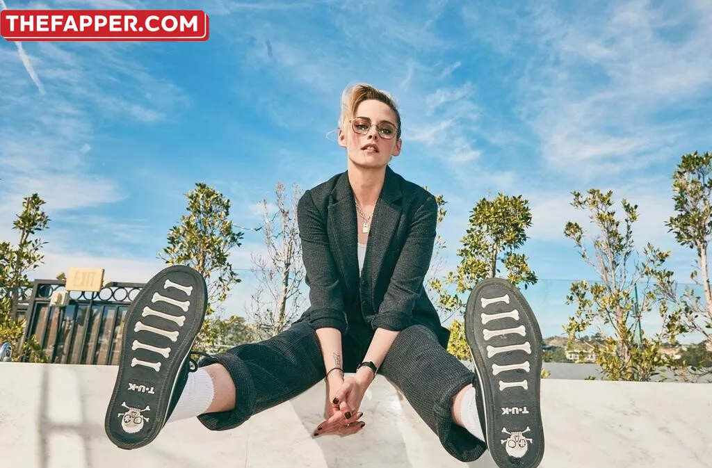 Kristen Stewart  Onlyfans Leaked Nude Image #uYJCKRCH59