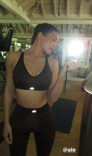 Kylie Jenner #GdtxDYjsEV